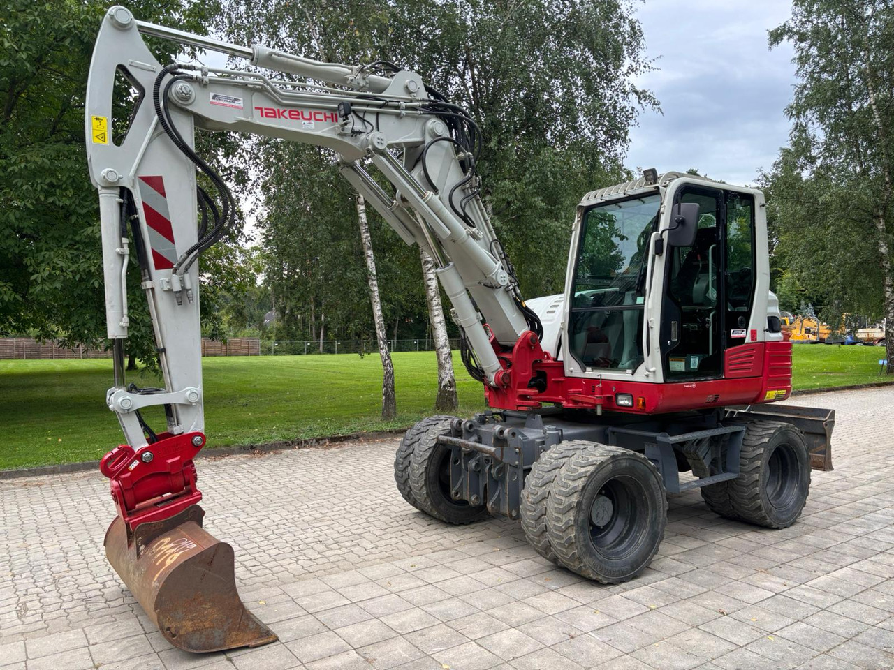 TAKEUCHI TB 295 W - Ekskavator me goma: foto 3 TAKEUCHI TB 295 W - Ekskavator me goma: foto 3