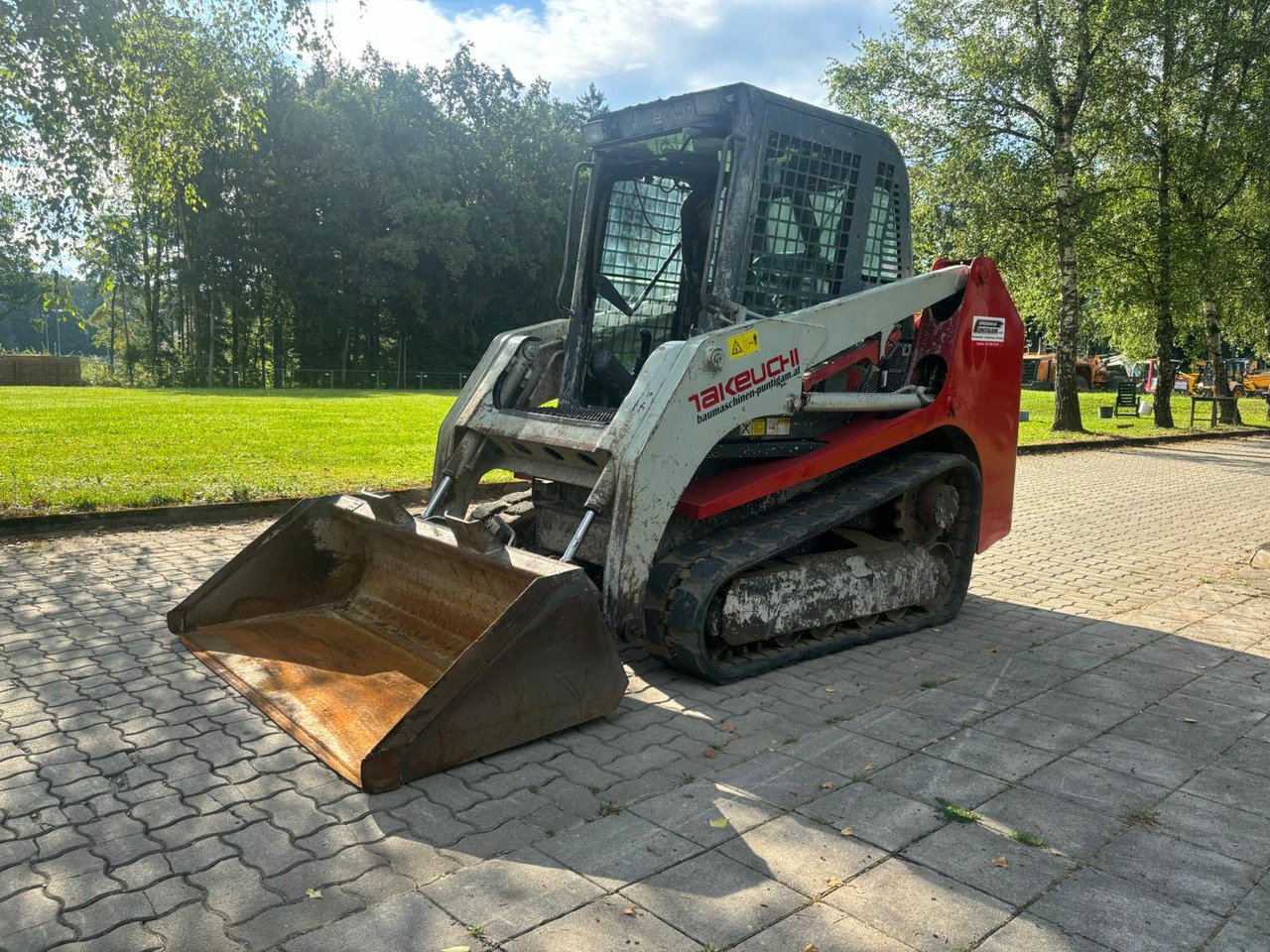 TAKEUCHI TL 230 - Mini fadrom: foto 3 TAKEUCHI TL 230 - Mini fadrom: foto 3
