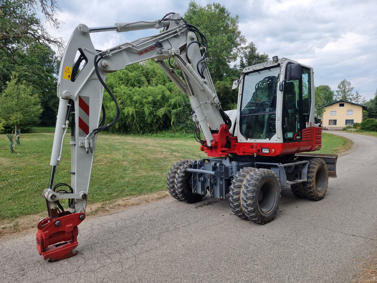 Takeuchi TB 295 W - Ekskavator me goma: foto 3 Takeuchi TB 295 W - Ekskavator me goma: foto 3