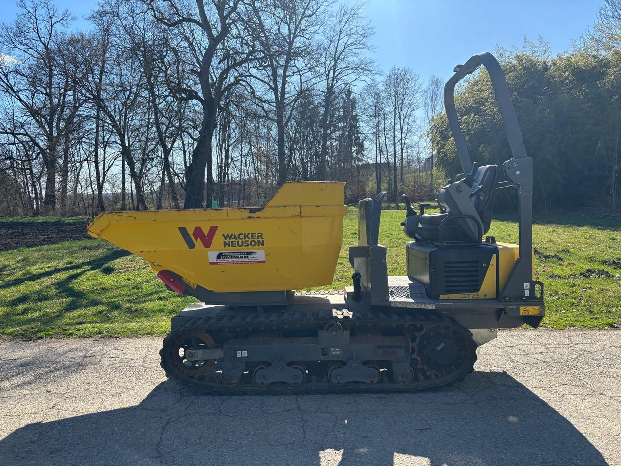 Wacker Neuson DT 23 - Shkarkues me zinxhirë: foto 1 Wacker Neuson DT 23 - Shkarkues me zinxhirë: foto 1