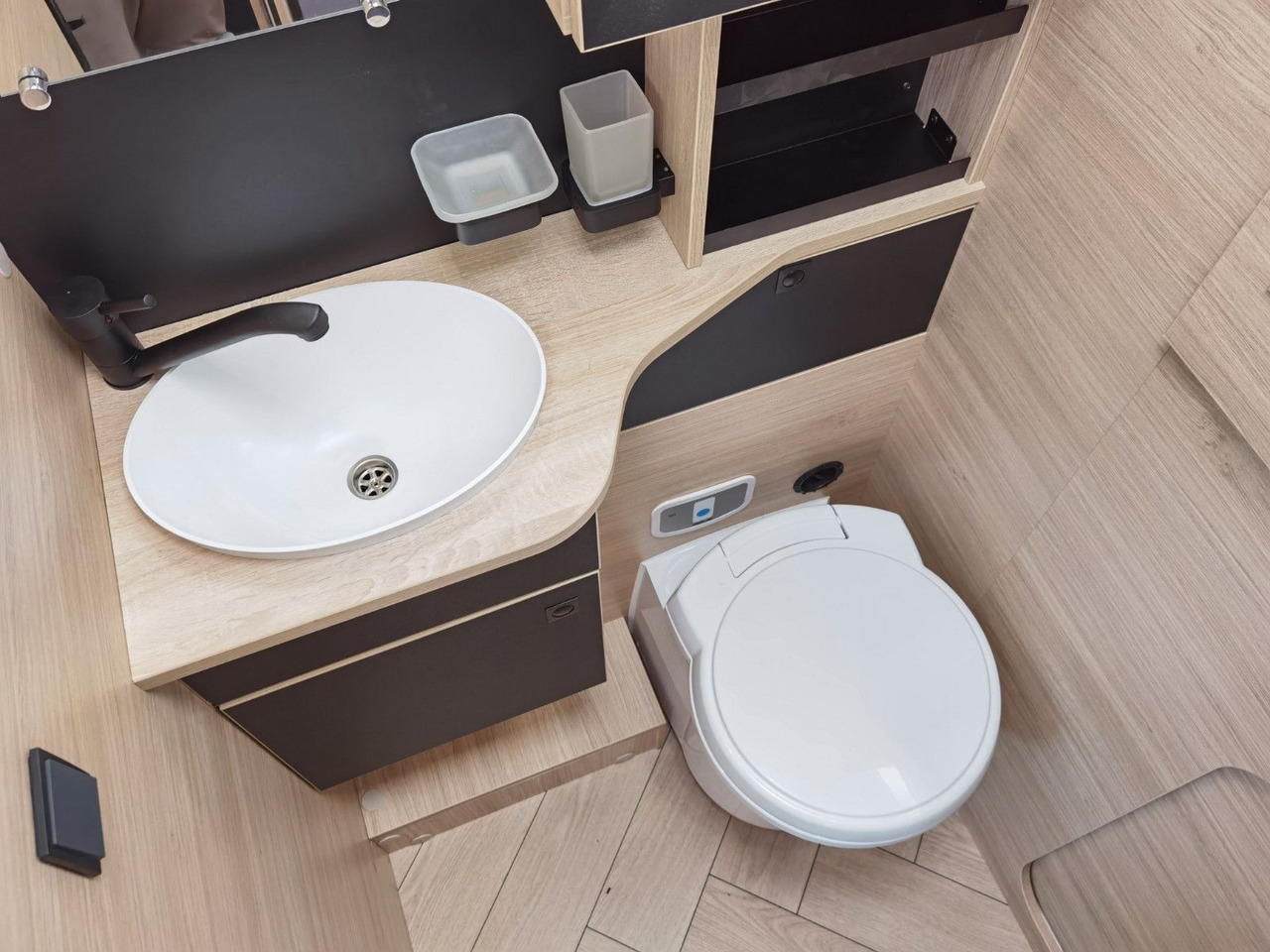 Kamper gjysmë i integruar Chausson 650 TITANIUM / - 2026 - / 165PS - 8G. / HUBBETT: foto 20