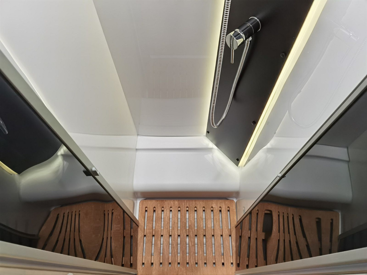 Kamper gjysmë i integruar Chausson 724 ETAPE - LINE /140PS /ZUBEHÖR & CONNECT PAKET: foto 21 Kamper gjysmë i integruar Chausson 724 ETAPE - LINE /140PS /ZUBEHÖR & CONNECT PAKET: foto 21