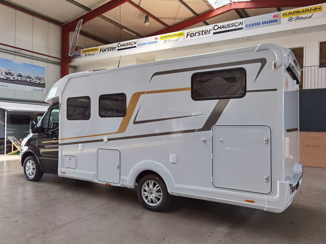 Eura Mobil PROFILA T 726 EB /-2025-/ MONDIAL PLUS & S-PAKET - Kamper gjysmë i integruar: foto 5 Eura Mobil PROFILA T 726 EB /-2025-/ MONDIAL PLUS & S-PAKET - Kamper gjysmë i integruar: foto 5
