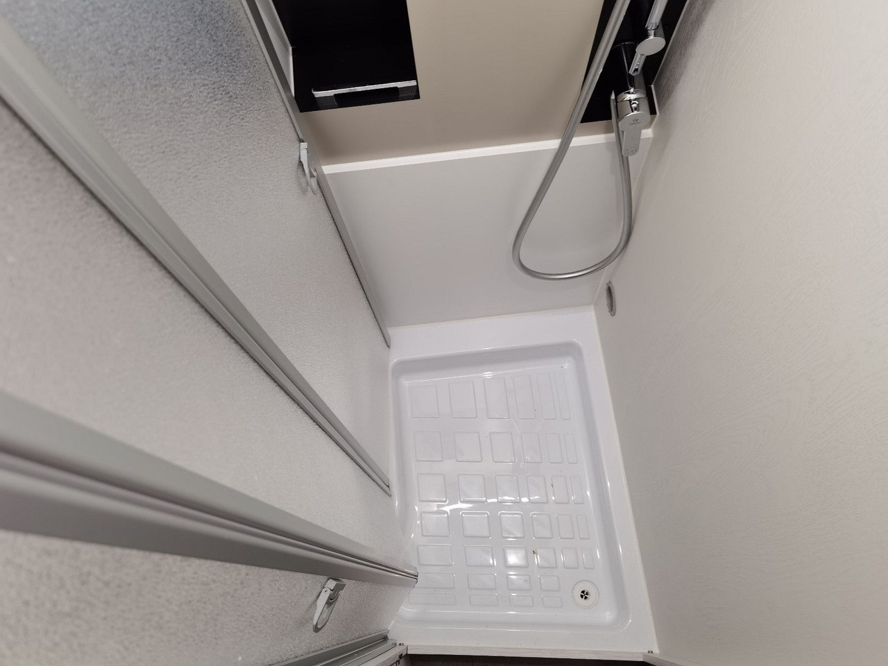 Lizingu i  Karmann DAVIS 590 LIFESTYLE / MODELL 2026 / AUFSTELLDACH Karmann DAVIS 590 LIFESTYLE / MODELL 2026 / AUFSTELLDACH: foto 29