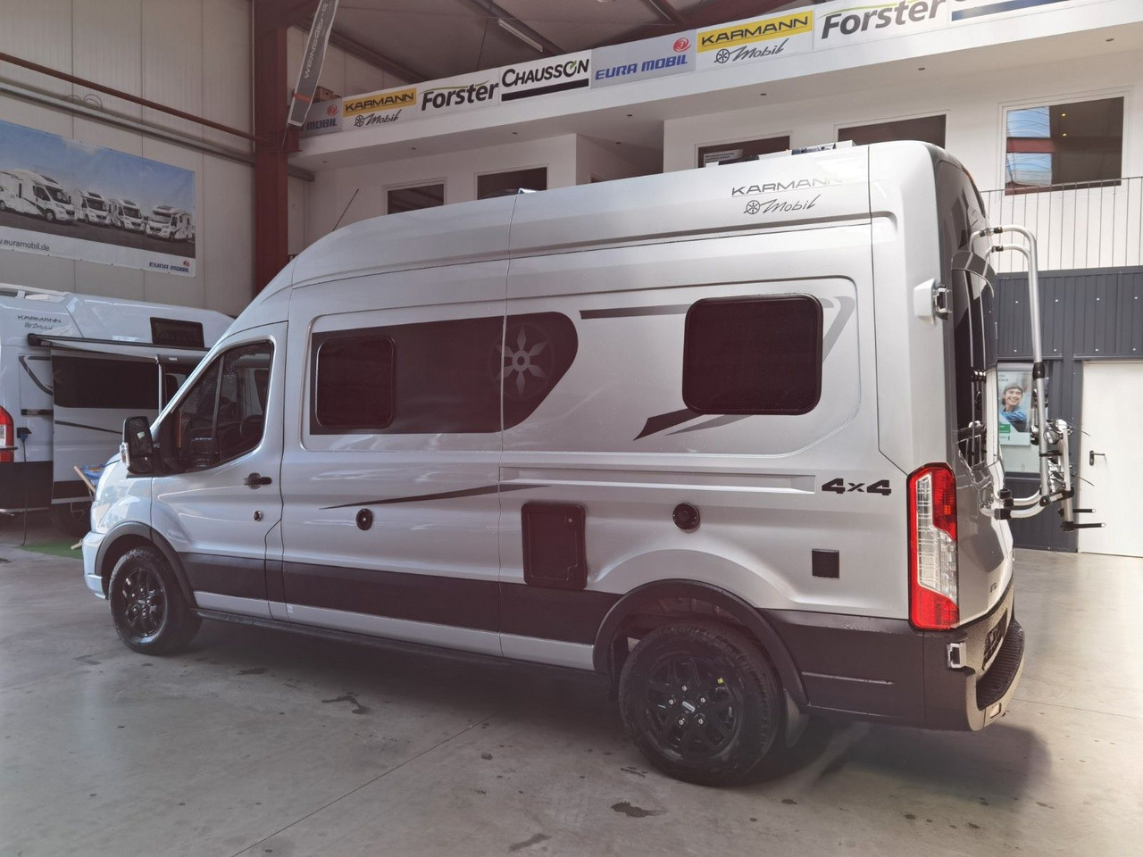 Karmann DEXTER 560 / 170PS - 4x4 / SOLAR & MARKISE & ALU - Furgon kampingu: foto 5 Karmann DEXTER 560 / 170PS - 4x4 / SOLAR & MARKISE & ALU - Furgon kampingu: foto 5