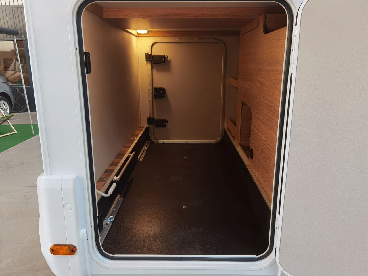 Kamper gjysmë i integruar Weinsberg CARACOMPACT 600 MEG PEPPER / 8G. - AUTOMATIK: foto 9