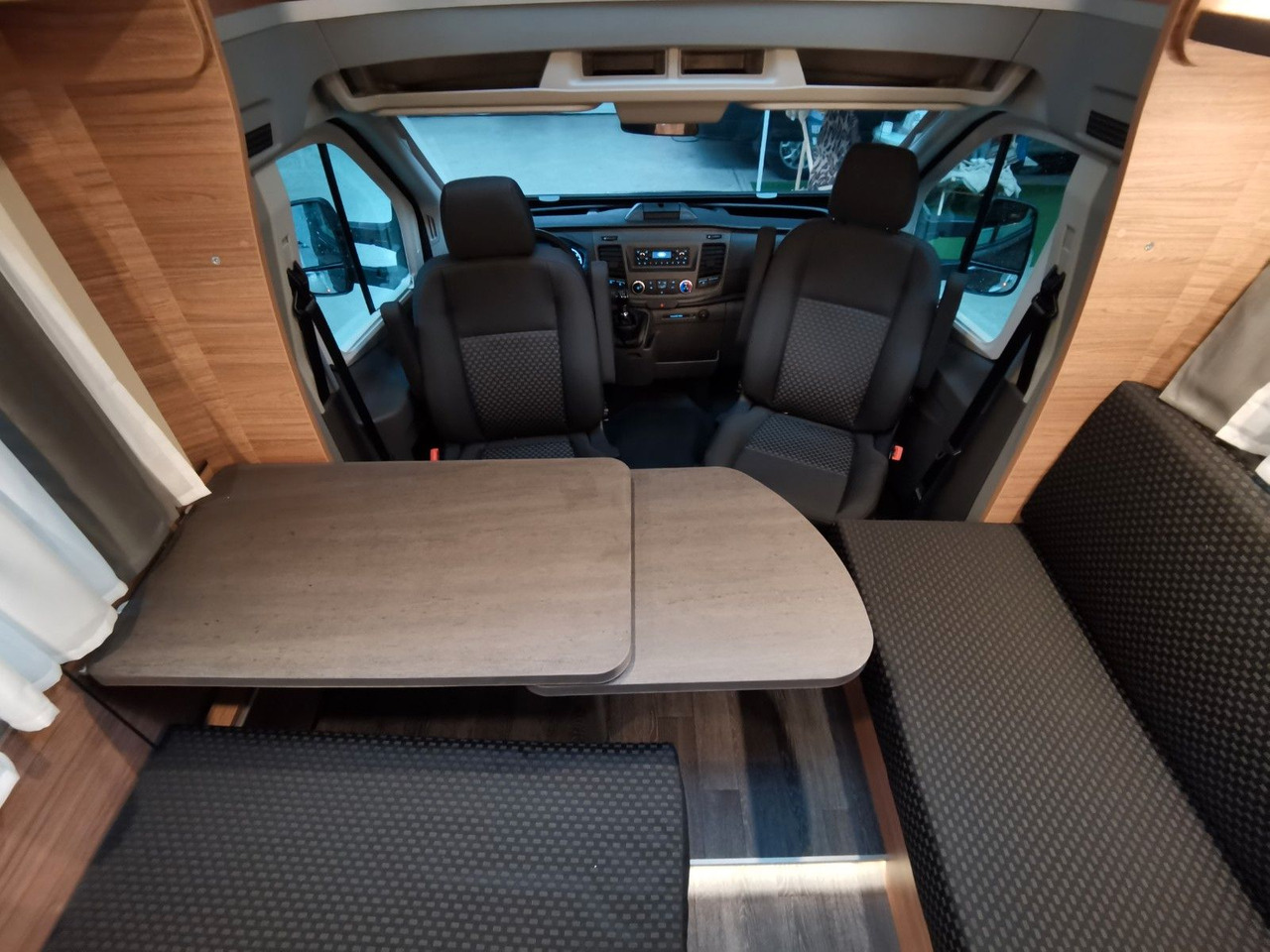 Lizingu i  Weinsberg CARALOFT 650 MF / 155PS / TOP - AUSSTATTUNG Weinsberg CARALOFT 650 MF / 155PS / TOP - AUSSTATTUNG: foto 13