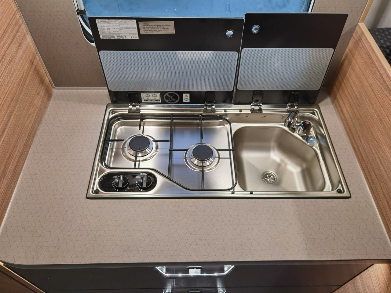 Lizingu i  Weinsberg CARALOFT 650 MF / 155PS / TOP - AUSSTATTUNG Weinsberg CARALOFT 650 MF / 155PS / TOP - AUSSTATTUNG: foto 16