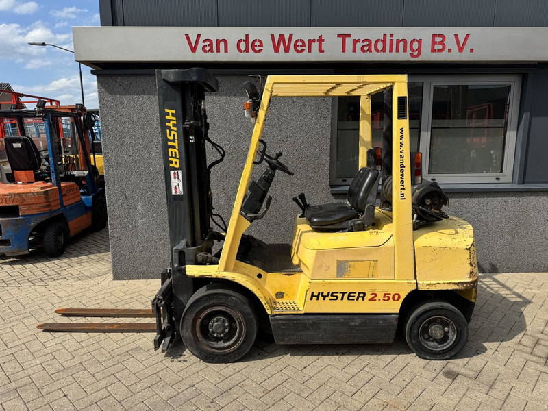 Hyster H2.50XM Triplo 470 Freelift / Sideshift LPG 1995 - Pirun më gaz: foto 1 Hyster H2.50XM Triplo 470 Freelift / Sideshift LPG 1995 - Pirun më gaz: foto 1