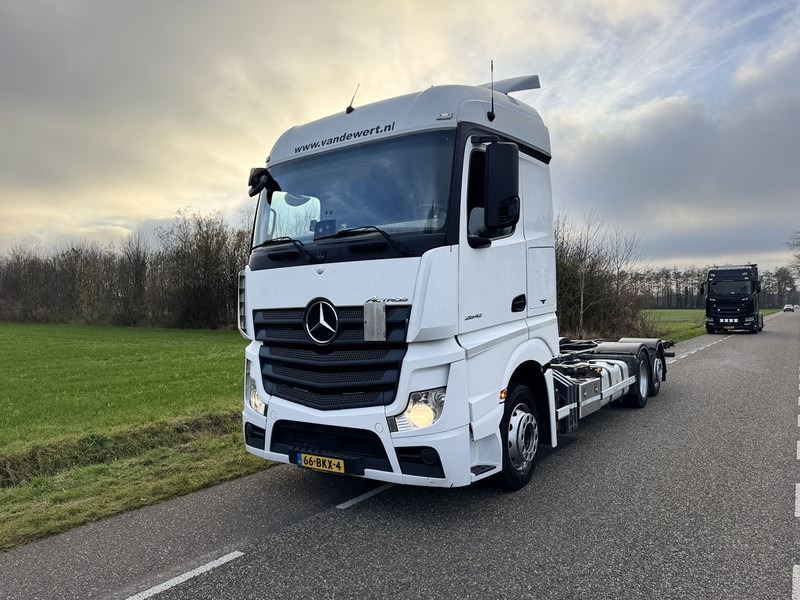 Mercedes-Benz Actros 2542LL 6X2 Full air / BDF Systeem / Chassis Cabine / ACC / AHK / TUV 4-2026 / NL TRUCK - Kamioncine: foto 2 Mercedes-Benz Actros 2542LL 6X2 Full air / BDF Systeem / Chassis Cabine / ACC / AHK / TUV 4-2026 / NL TRUCK - Kamioncine: foto 2