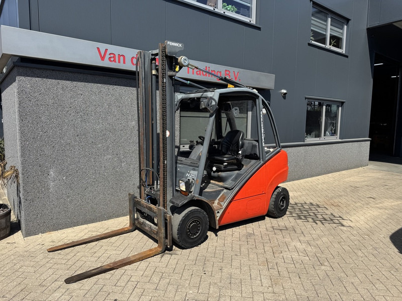 Linde H25D - Pirun më naftë: foto 2 Linde H25D - Pirun më naftë: foto 2