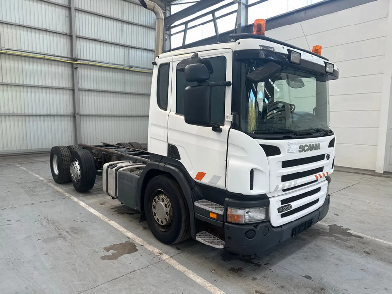 Scania P230 6X2 / Essieu relevable directionnel / Stuurbare liftas / Steerable lift axle / RETARDER / 481205 - Kamion kabinë-shasi: foto 5 Scania P230 6X2 / Essieu relevable directionnel / Stuurbare liftas / Steerable lift axle / RETARDER / 481205 - Kamion kabinë-shasi: foto 5