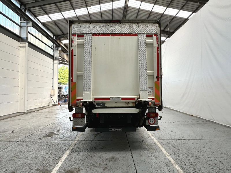 Volvo FM 330 / Essieu relevable et directionnel / Steerable lift axle / Lift as en stuuras - Kamion me tendë: foto 4 Volvo FM 330 / Essieu relevable et directionnel / Steerable lift axle / Lift as en stuuras - Kamion me tendë: foto 4