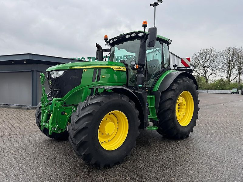 John Deere 6R250 AP 50KM COMMAND-PRO 2022 2030 UUR!!! - Traktor: foto 1 John Deere 6R250 AP 50KM COMMAND-PRO 2022 2030 UUR!!! - Traktor: foto 1