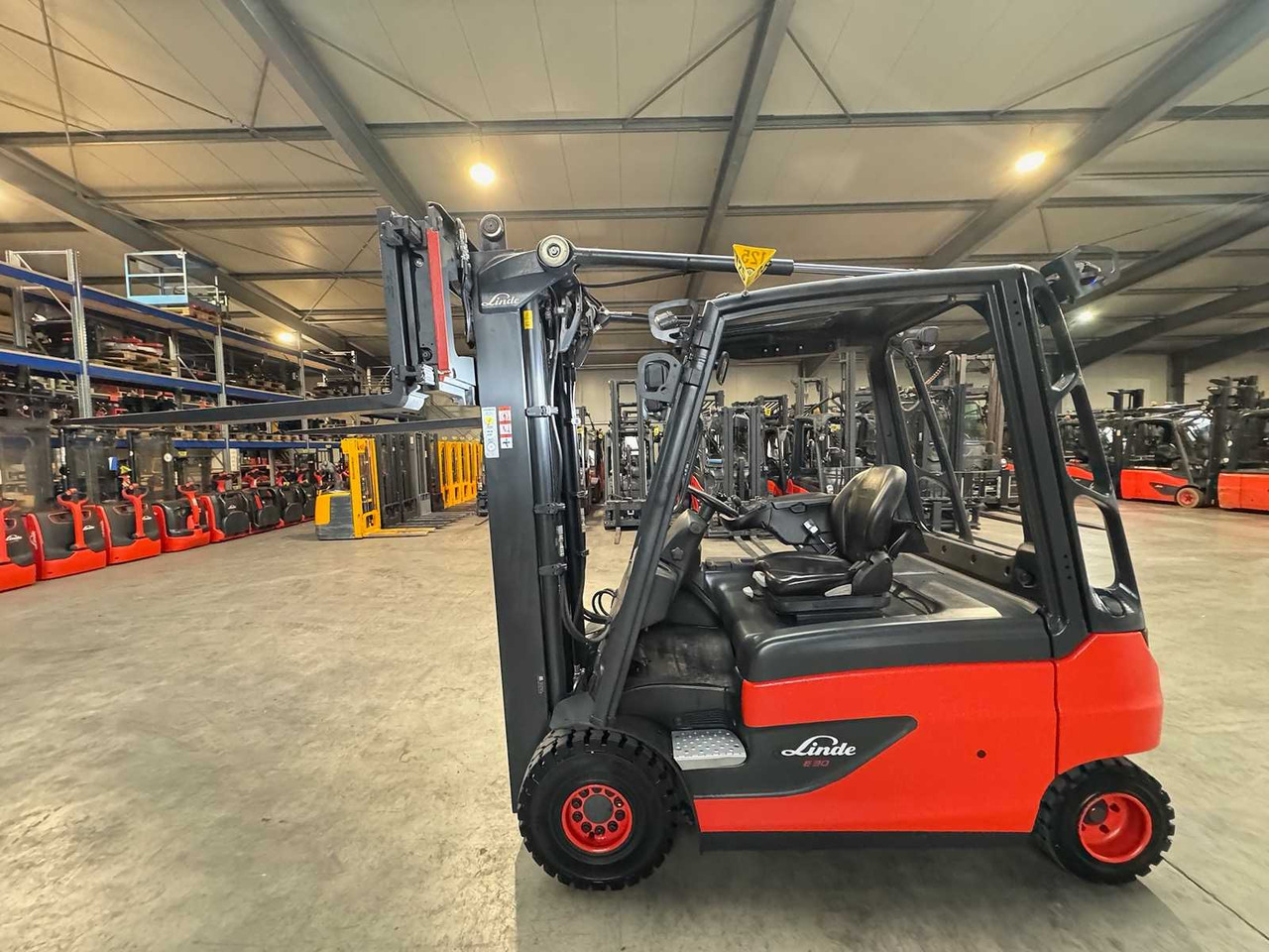 09/2021 SERVICE+UVV 10/2026 LINDE E30 TRIPLEX 513CM 3RD+4TH VALVE FORK ADJUSTER ELECTRIC FORKLIFT 5.255 HOURS - Pirun ngritës: foto 3 09/2021 SERVICE+UVV 10/2026 LINDE E30 TRIPLEX 513CM 3RD+4TH VALVE FORK ADJUSTER ELECTRIC FORKLIFT 5.255 HOURS - Pirun ngritës: foto 3