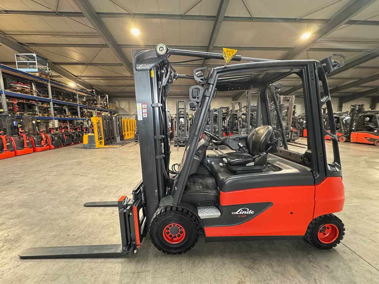 09/2021 SERVICE+UVV 10/2026 LINDE E30 TRIPLEX 513CM 3RD+4TH VALVE FORK ADJUSTER ELECTRIC FORKLIFT 5.255 HOURS - Pirun ngritës: foto 2 09/2021 SERVICE+UVV 10/2026 LINDE E30 TRIPLEX 513CM 3RD+4TH VALVE FORK ADJUSTER ELECTRIC FORKLIFT 5.255 HOURS - Pirun ngritës: foto 2