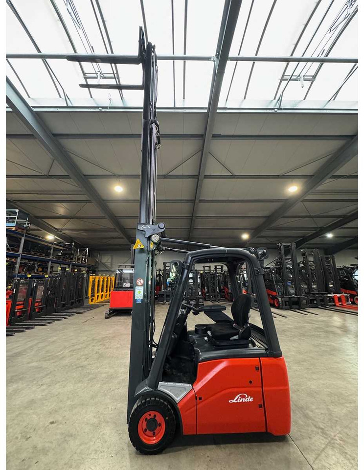 12/2015 SERVICE + UVV 12/2026 LINDE E16C TRIPLEX 522CM ELECTRIC FORKLIFT 7,420 HOURS - Pirun ngritës: foto 5 12/2015 SERVICE + UVV 12/2026 LINDE E16C TRIPLEX 522CM ELECTRIC FORKLIFT 7,420 HOURS - Pirun ngritës: foto 5