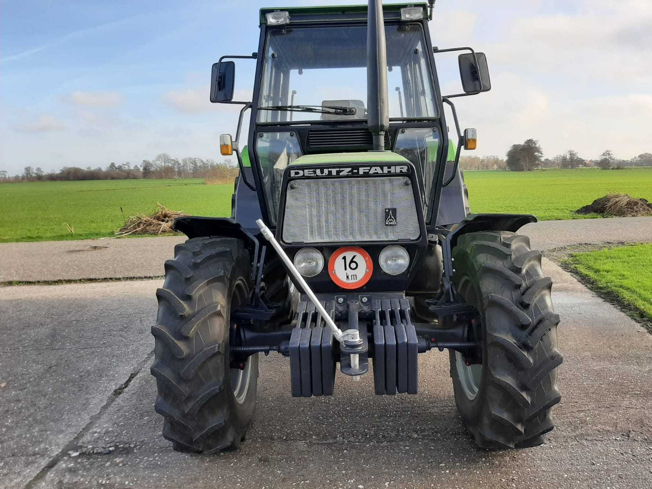 1988 DEUTZ-FAHR DX 3.50 ALL-WHEEL DRIVE FARM TRACTOR - Traktor: foto 3 1988 DEUTZ-FAHR DX 3.50 ALL-WHEEL DRIVE FARM TRACTOR - Traktor: foto 3