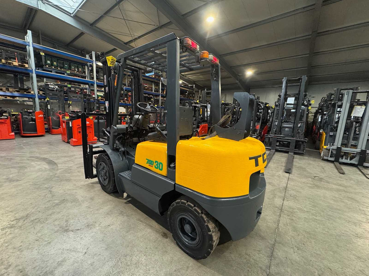 1992 SERVICE IN 415 HOURS TCM FG30N5 3,000KG GAS FORKLIFT FORKLIFT NISSAN ENGINE - Pirun ngritës: foto 4 1992 SERVICE IN 415 HOURS TCM FG30N5 3,000KG GAS FORKLIFT FORKLIFT NISSAN ENGINE - Pirun ngritës: foto 4