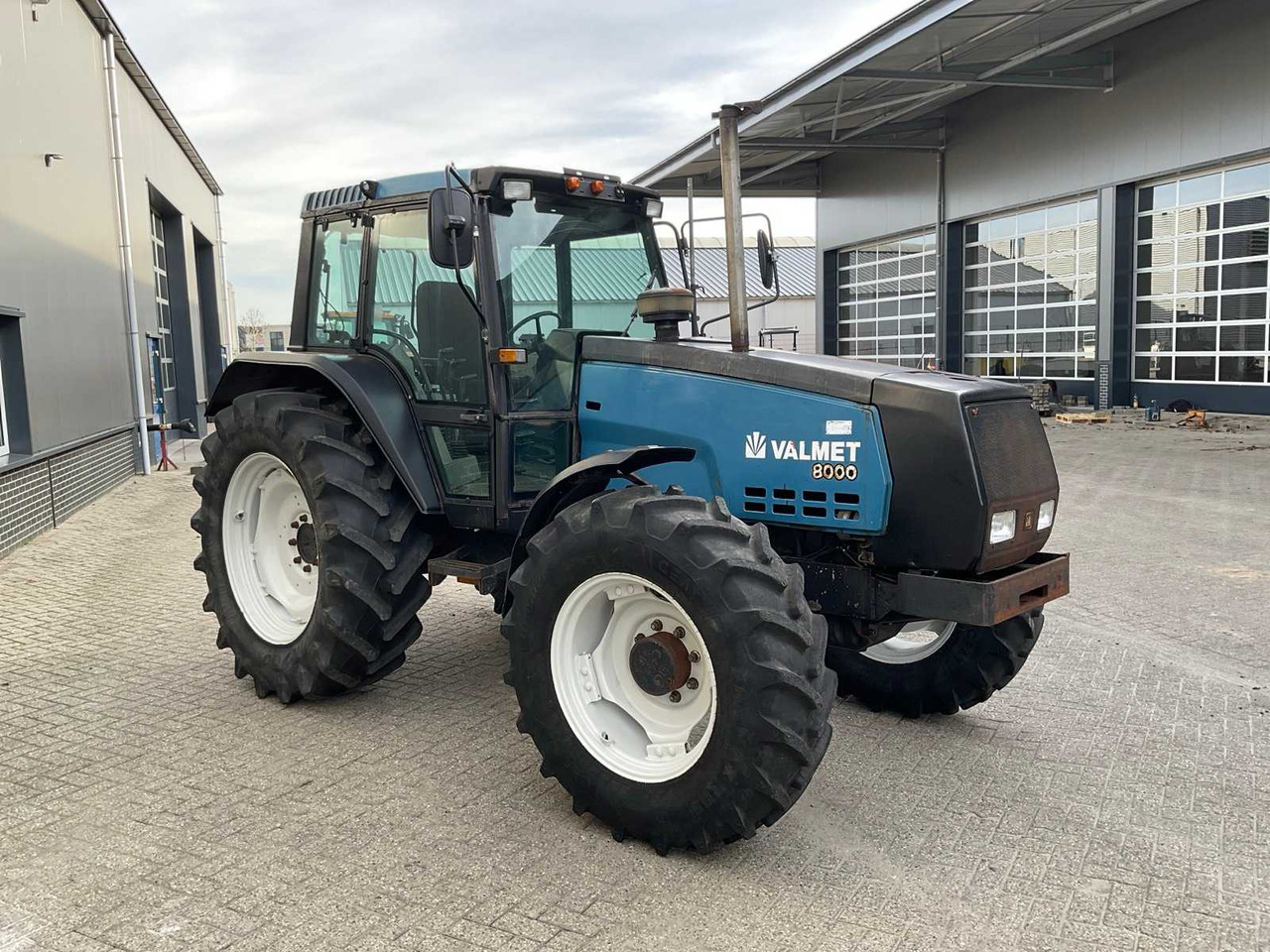 1993 VALMET 8000 HI-TROL FOUR WHEEL DRIVE FARM TRACTOR - Traktor: foto 4 1993 VALMET 8000 HI-TROL FOUR WHEEL DRIVE FARM TRACTOR - Traktor: foto 4