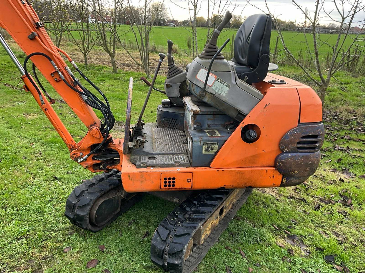1994 HITACHI EX15 MINI EXCAVATOR - WORKING - NEW TRACKS - Miniekskavator: foto 2 1994 HITACHI EX15 MINI EXCAVATOR - WORKING - NEW TRACKS - Miniekskavator: foto 2
