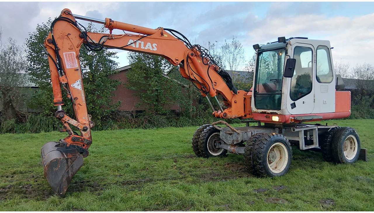 1996 ATLAS 1104 WHEELED EXCAVATOR - Ekskavator me goma: foto 1 1996 ATLAS 1104 WHEELED EXCAVATOR - Ekskavator me goma: foto 1