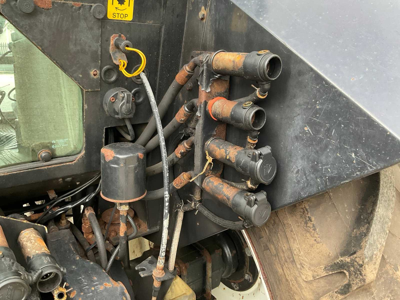 Traktor 1996 VALMET 6400 HI-TROL ALL-WHEEL DRIVE FARM TRACTOR: foto 15