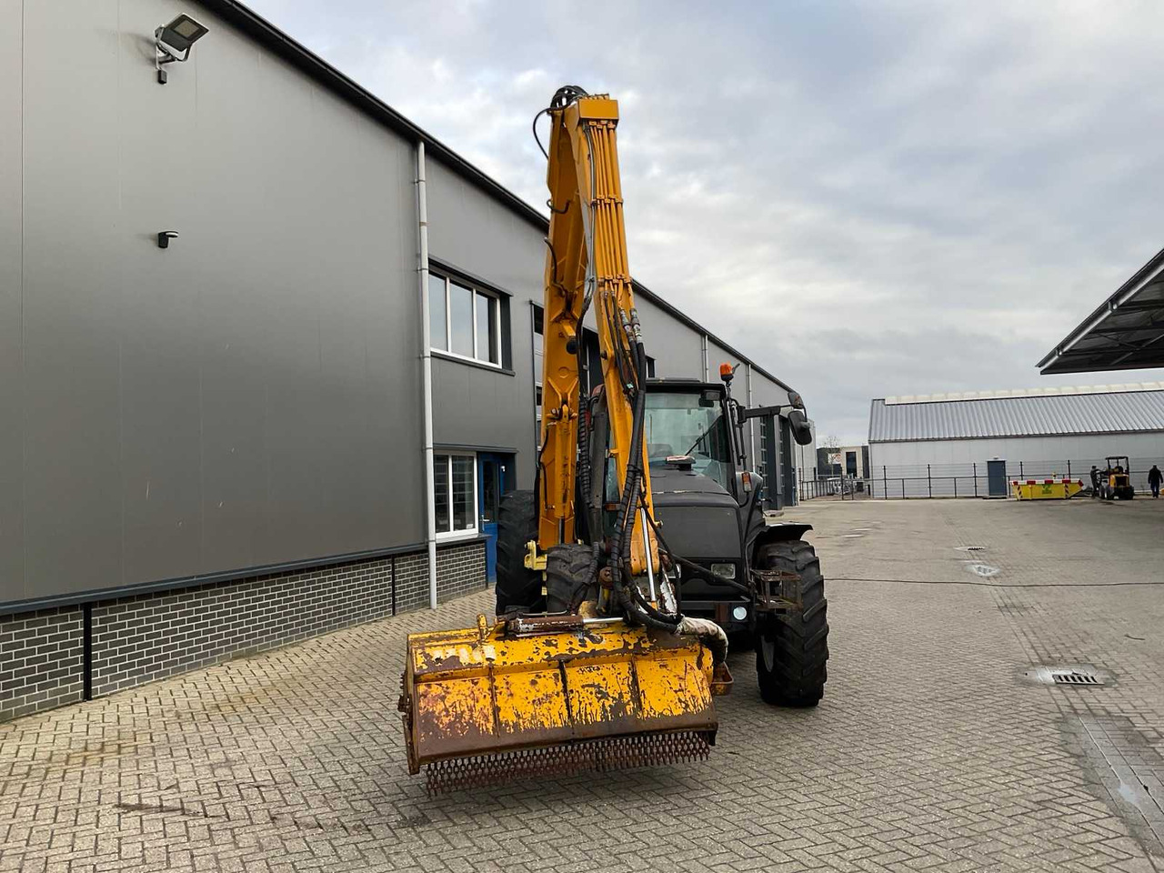 1999 VALTRA VALMET 8150 HITECH ALL-WHEEL DRIVE FARM TRACTOR - Traktor: foto 4 1999 VALTRA VALMET 8150 HITECH ALL-WHEEL DRIVE FARM TRACTOR - Traktor: foto 4