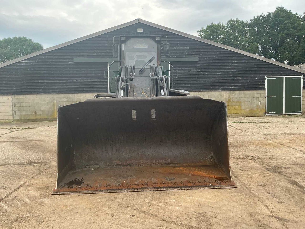 2001: LJUNGBY L17 SHOVEL - Fadrom me goma: foto 2 2001: LJUNGBY L17 SHOVEL - Fadrom me goma: foto 2