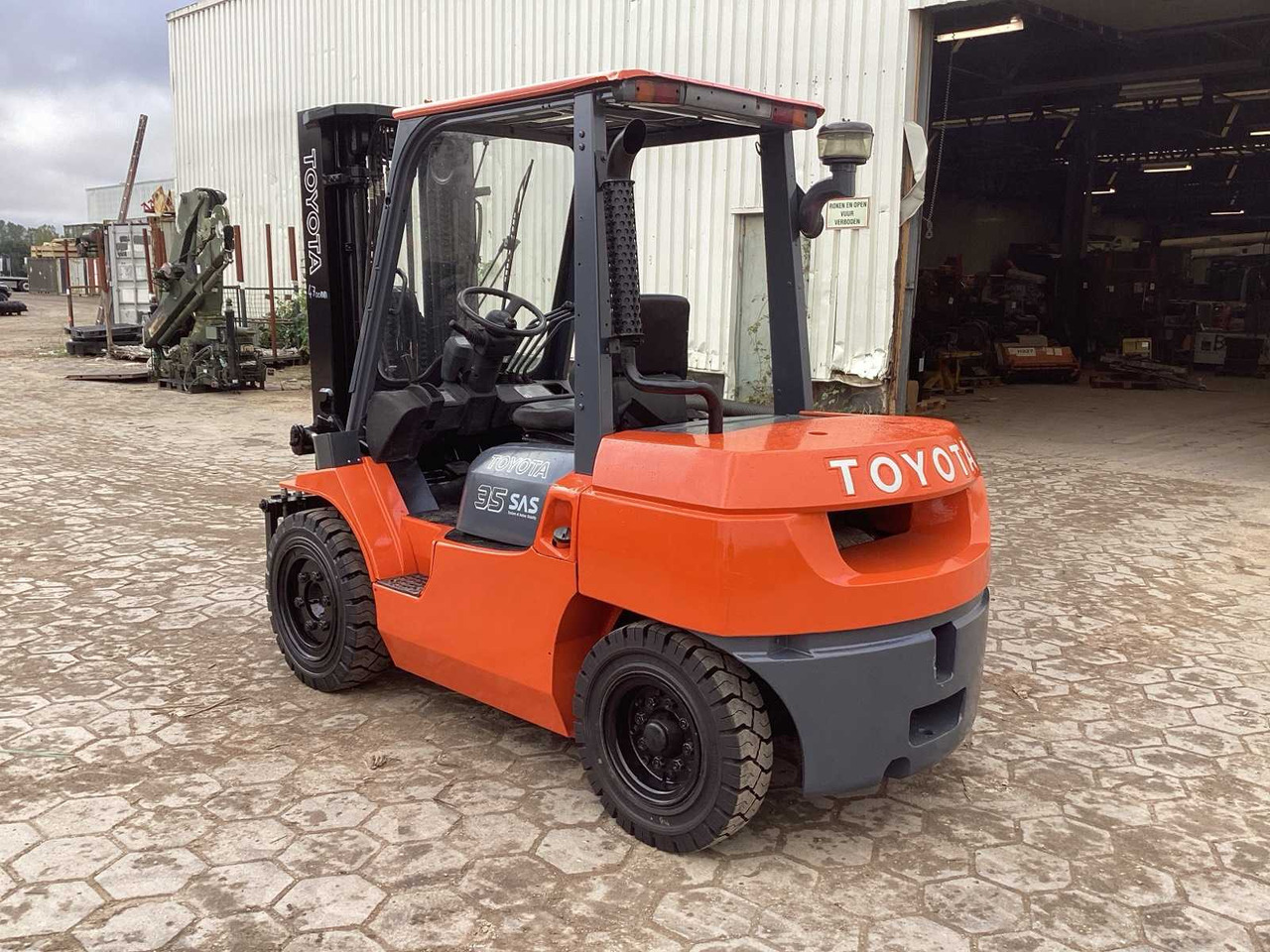 2004 TOYOTA 7FD35 FORKLIFT - Pirun ngritës: foto 4 2004 TOYOTA 7FD35 FORKLIFT - Pirun ngritës: foto 4