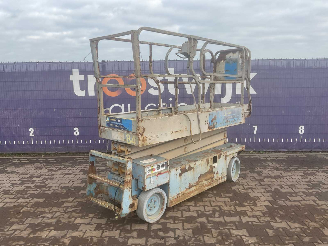 2005 - MEC - 2633ES - SCISSOR LIFT - Platformë ajrore: foto 3 2005 - MEC - 2633ES - SCISSOR LIFT - Platformë ajrore: foto 3