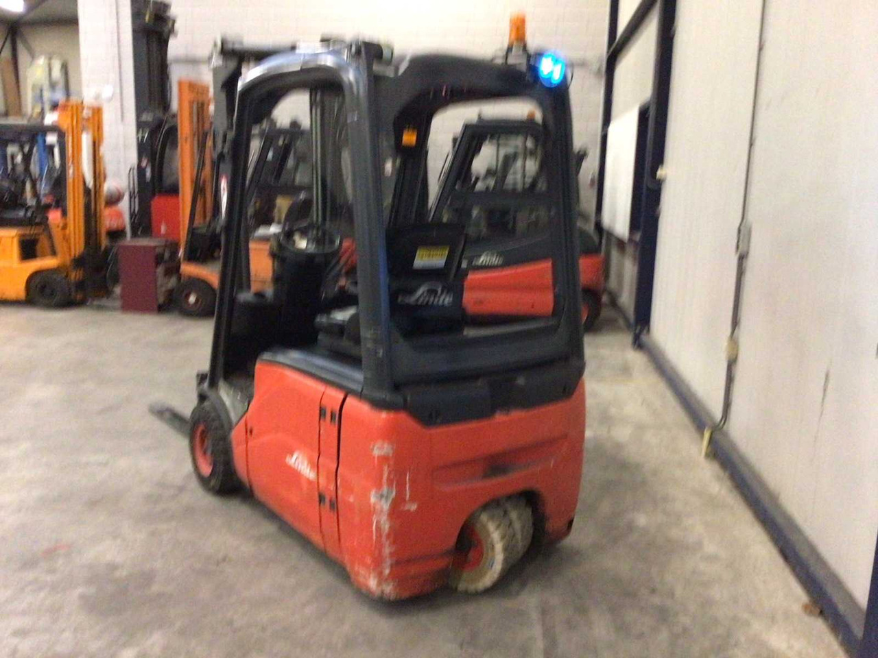 2007 LINDE E16 FORKLIFT - Pirun ngritës: foto 3 2007 LINDE E16 FORKLIFT - Pirun ngritës: foto 3