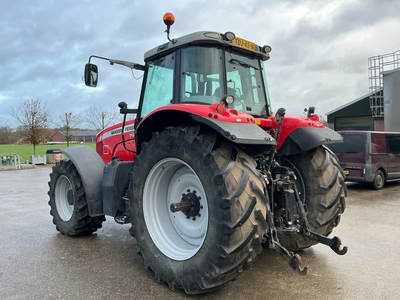 2007 MASSEY FERGUSON DYNA VT 7495 ALL-WHEEL DRIVE FARM TRACTOR - Traktor: foto 3 2007 MASSEY FERGUSON DYNA VT 7495 ALL-WHEEL DRIVE FARM TRACTOR - Traktor: foto 3