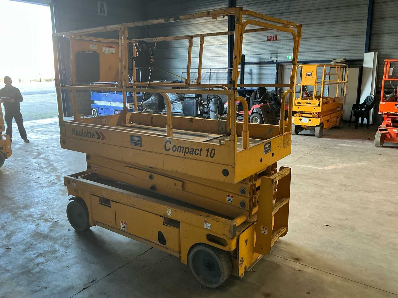 2008 HAULOTTE COMPACT 10 AERIAL PLATFORM - Platformë ajrore: foto 4 2008 HAULOTTE COMPACT 10 AERIAL PLATFORM - Platformë ajrore: foto 4
