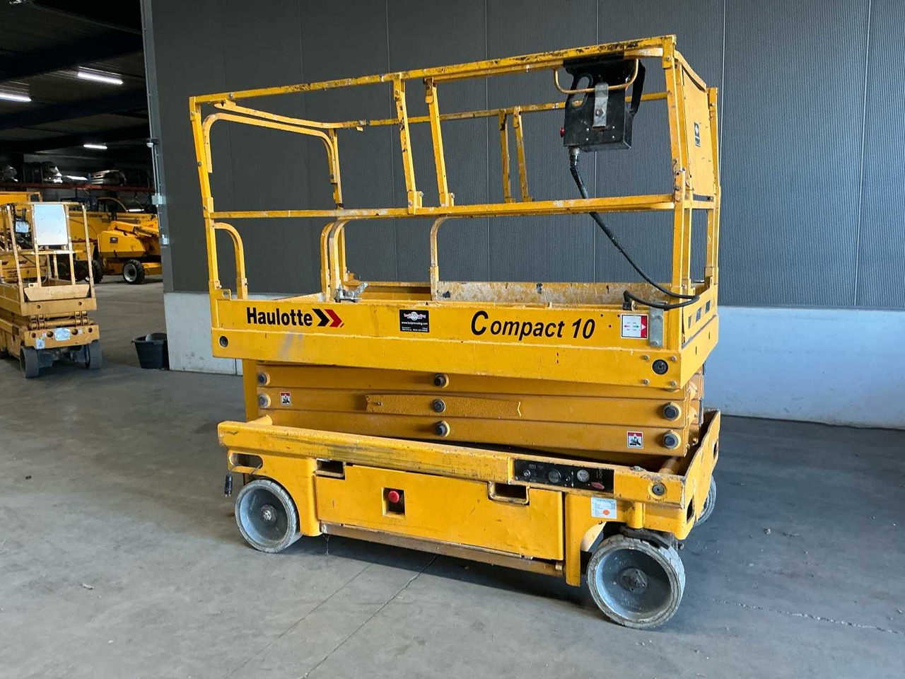 2008 HAULOTTE COMPACT 10 AERIAL PLATFORM - Platformë ajrore: foto 1 2008 HAULOTTE COMPACT 10 AERIAL PLATFORM - Platformë ajrore: foto 1