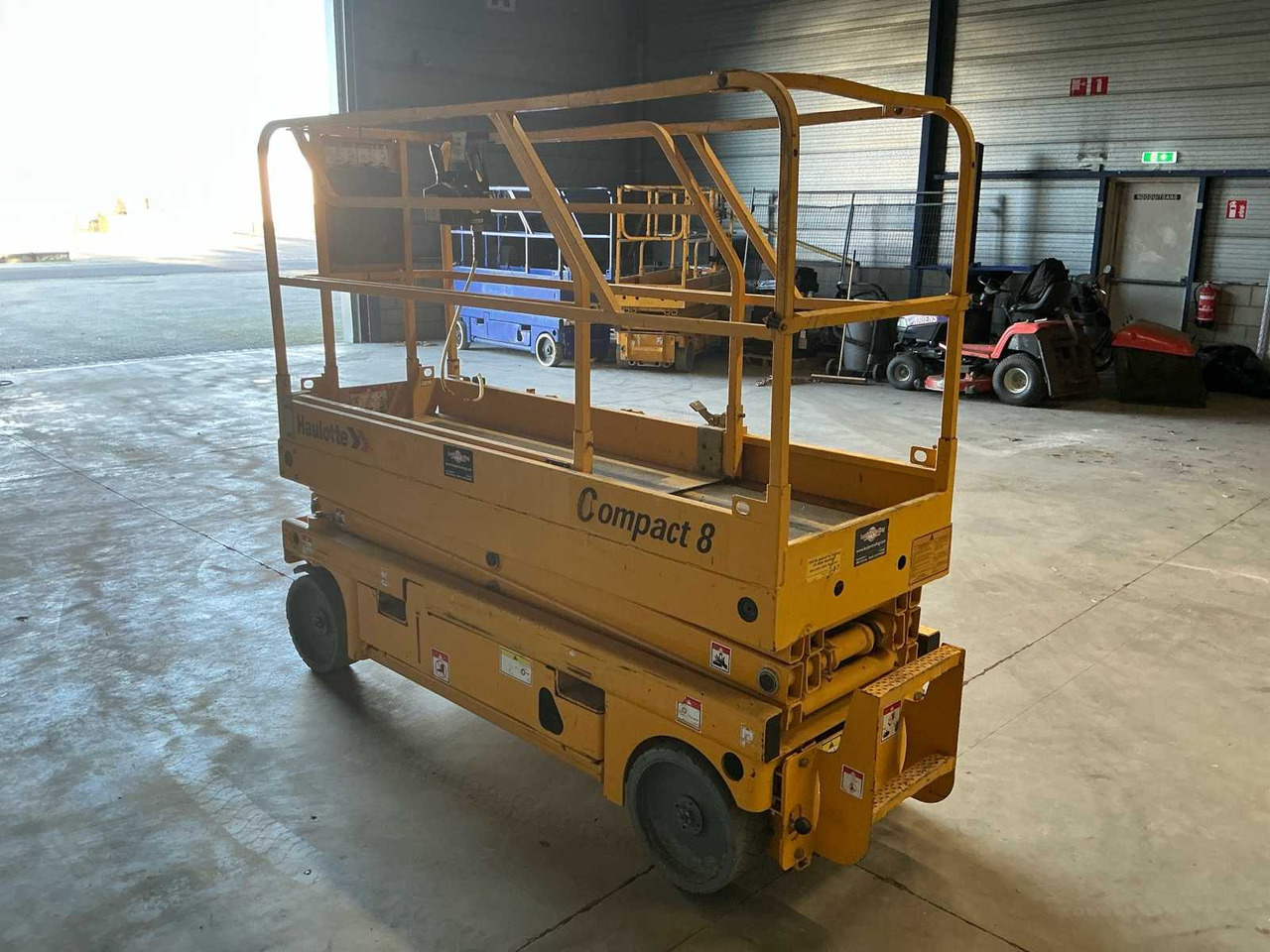 2008 HAULOTTE COMPACT 8 AERIAL PLATFORM - Platformë ajrore: foto 4 2008 HAULOTTE COMPACT 8 AERIAL PLATFORM - Platformë ajrore: foto 4