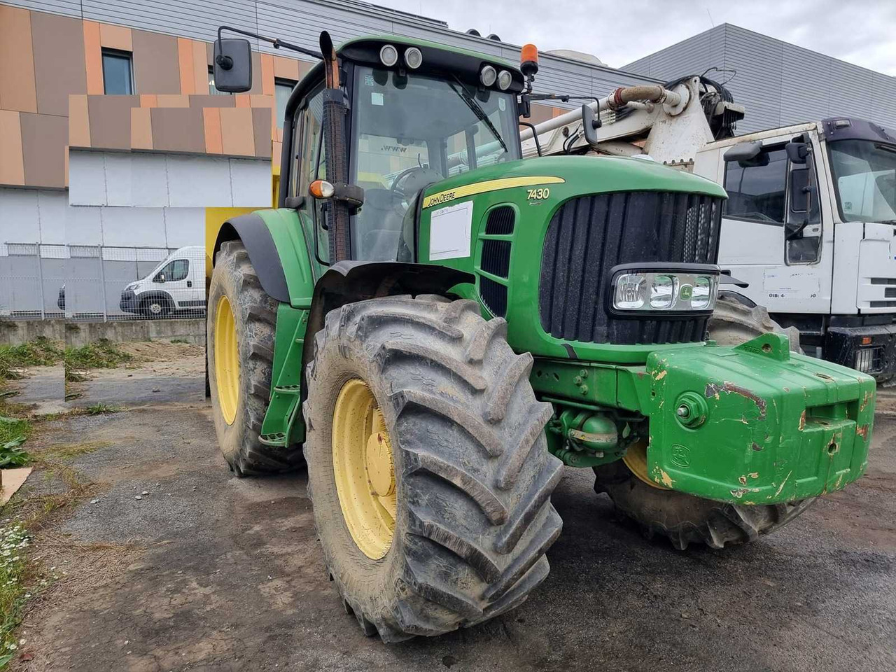 2009 -JOHN DEERE - 7430 MW2 CD44 - 4-WHEEL DRIVE TRACTOR - Traktor: foto 2 2009 -JOHN DEERE - 7430 MW2 CD44 - 4-WHEEL DRIVE TRACTOR - Traktor: foto 2