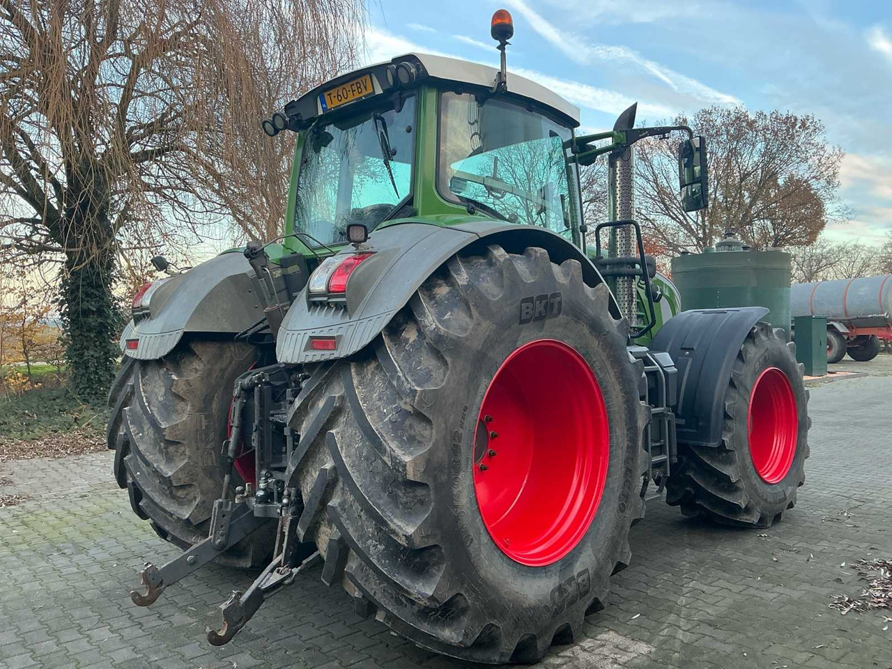 2010 FENDT 930 VARIO ALL-WHEEL DRIVE FARM TRACTOR - Traktor: foto 5 2010 FENDT 930 VARIO ALL-WHEEL DRIVE FARM TRACTOR - Traktor: foto 5