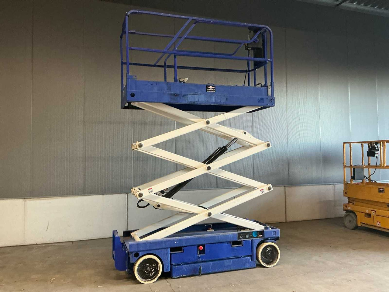 Platformë ajrore 2011 HAULOTTE COMPACT 8 AERIAL PLATFORM: foto 6 Platformë ajrore 2011 HAULOTTE COMPACT 8 AERIAL PLATFORM: foto 6