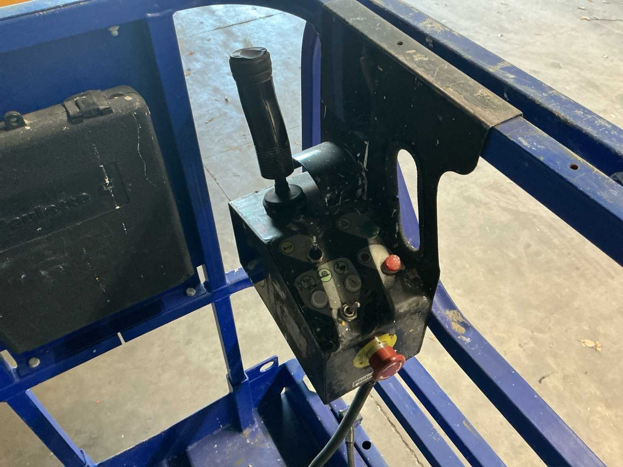 Platformë ajrore 2011 HAULOTTE COMPACT 8 AERIAL PLATFORM: foto 14 Platformë ajrore 2011 HAULOTTE COMPACT 8 AERIAL PLATFORM: foto 14