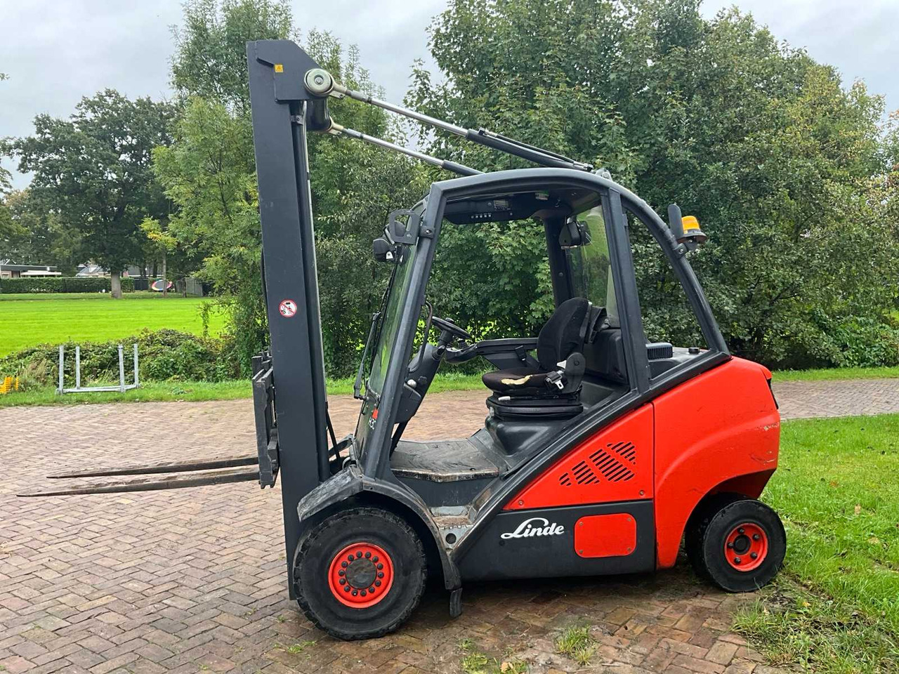 2012 - LINDE - HD30 - 3 TON - DIESEL - FORKLIFT TRUCK - Pirun ngritës: foto 5 2012 - LINDE - HD30 - 3 TON - DIESEL - FORKLIFT TRUCK - Pirun ngritës: foto 5