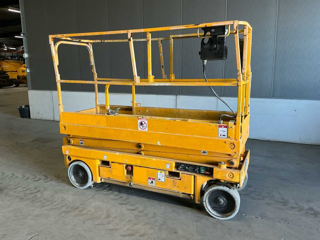 2013 HAULOTTE COMPACT 8 AERIAL PLATFORM - Platformë ajrore: foto 2 2013 HAULOTTE COMPACT 8 AERIAL PLATFORM - Platformë ajrore: foto 2