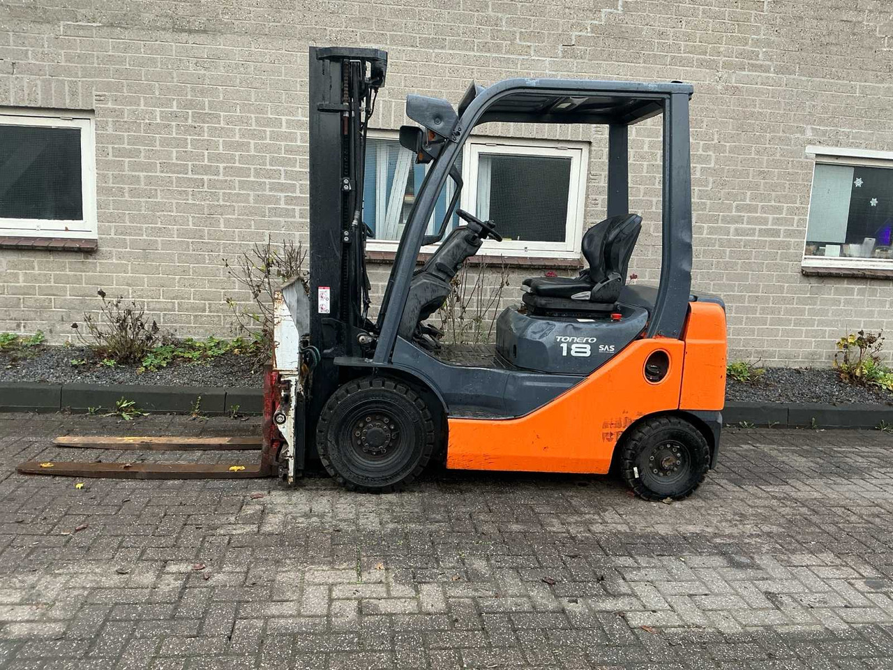 2013 TOYOTA 02-8FDF18 FORKLIFT - Pirun ngritës: foto 4 2013 TOYOTA 02-8FDF18 FORKLIFT - Pirun ngritës: foto 4