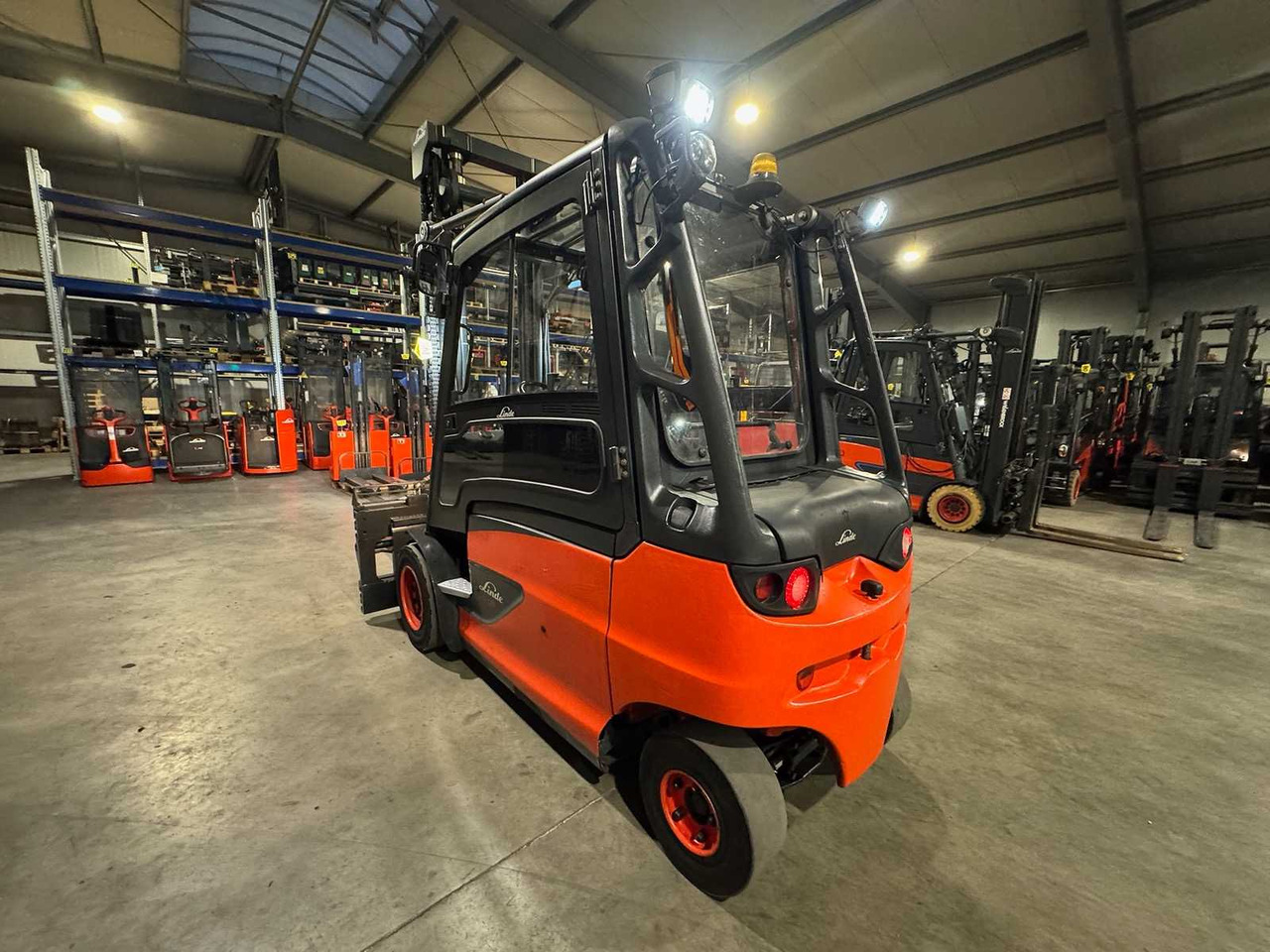 2015 SERVICE + UVV 12/2026 LINDE E50HL 5.000KG 3.+4. VALVE 216CM FORK ADJUSTER ELECTRIC FORKLIFT 12.028 HOURS - Pirun ngritës: foto 5 2015 SERVICE + UVV 12/2026 LINDE E50HL 5.000KG 3.+4. VALVE 216CM FORK ADJUSTER ELECTRIC FORKLIFT 12.028 HOURS - Pirun ngritës: foto 5