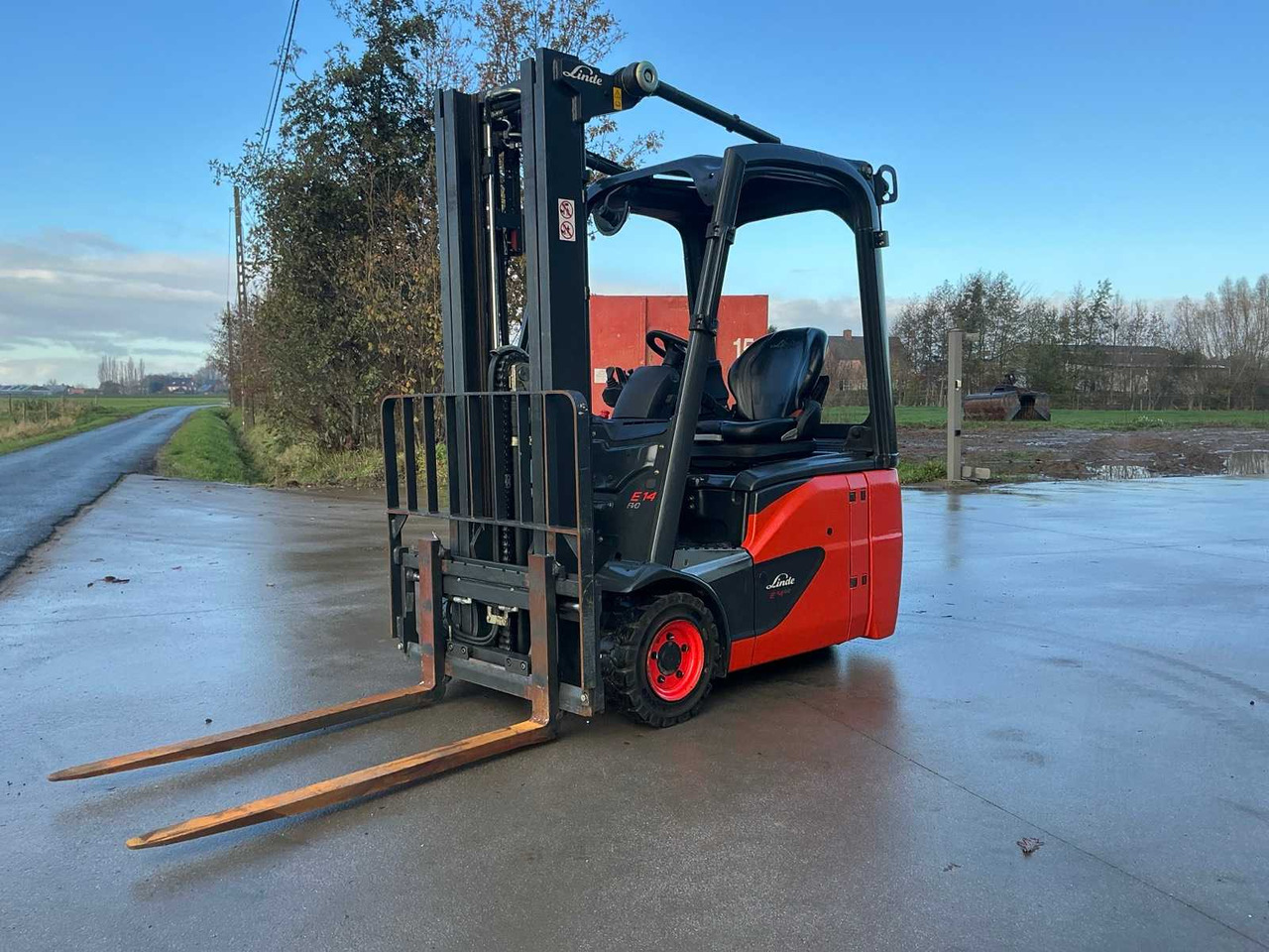 2016 LINDE E14-02 FORKLIFT TRUCK - Pirun ngritës: foto 1 2016 LINDE E14-02 FORKLIFT TRUCK - Pirun ngritës: foto 1