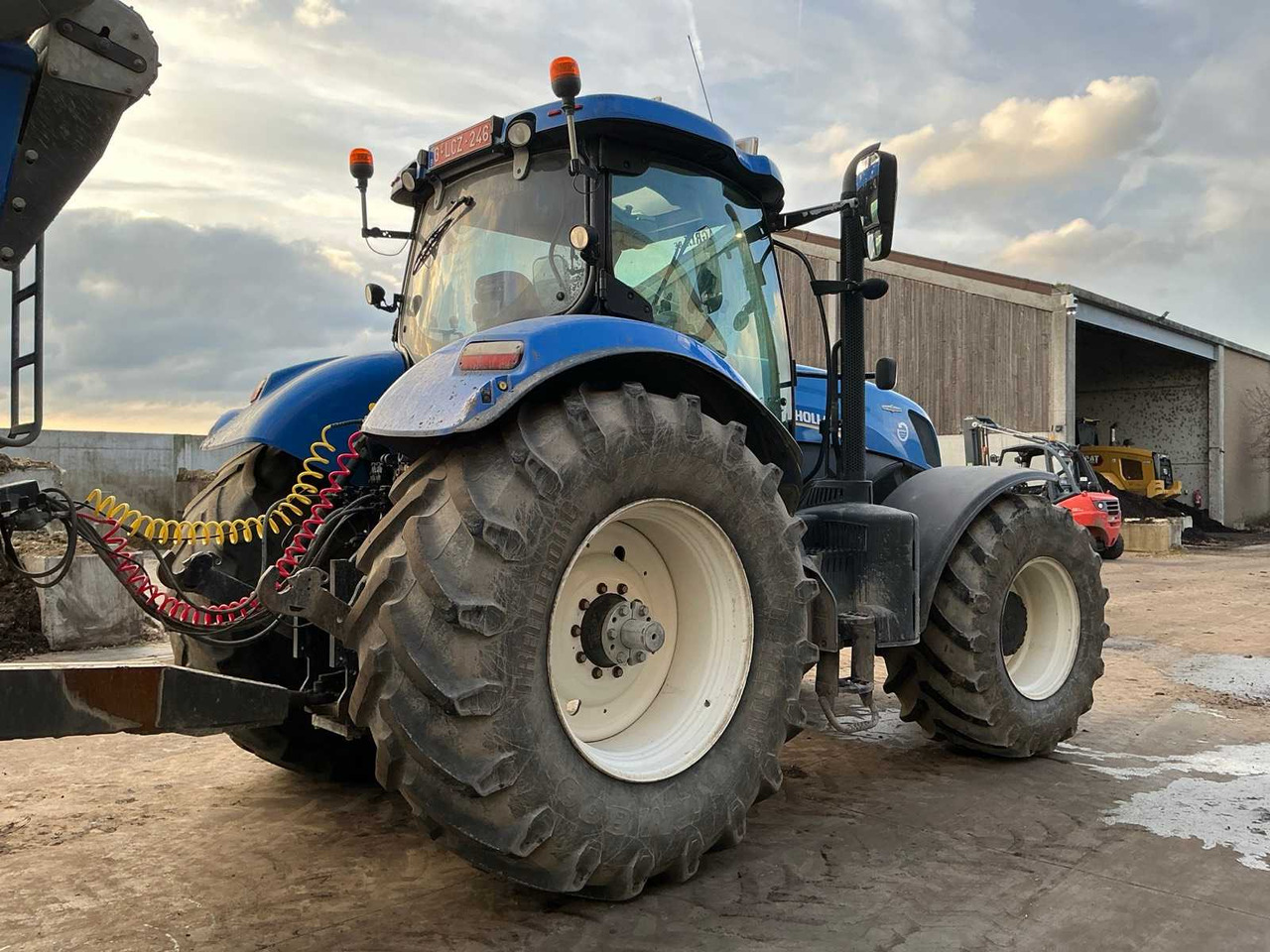 2016 NEW HOLLAND T7.235 FOUR WHEEL DRIVE FARM TRACTOR - Traktor: foto 4 2016 NEW HOLLAND T7.235 FOUR WHEEL DRIVE FARM TRACTOR - Traktor: foto 4
