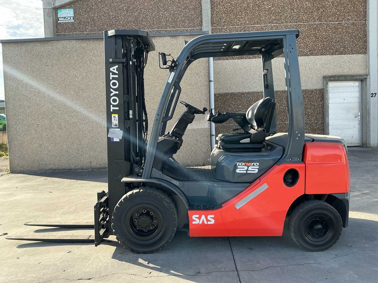 2016 TOYOTA 06-8FD25F FORKLIFT - Pirun ngritës: foto 3 2016 TOYOTA 06-8FD25F FORKLIFT - Pirun ngritës: foto 3