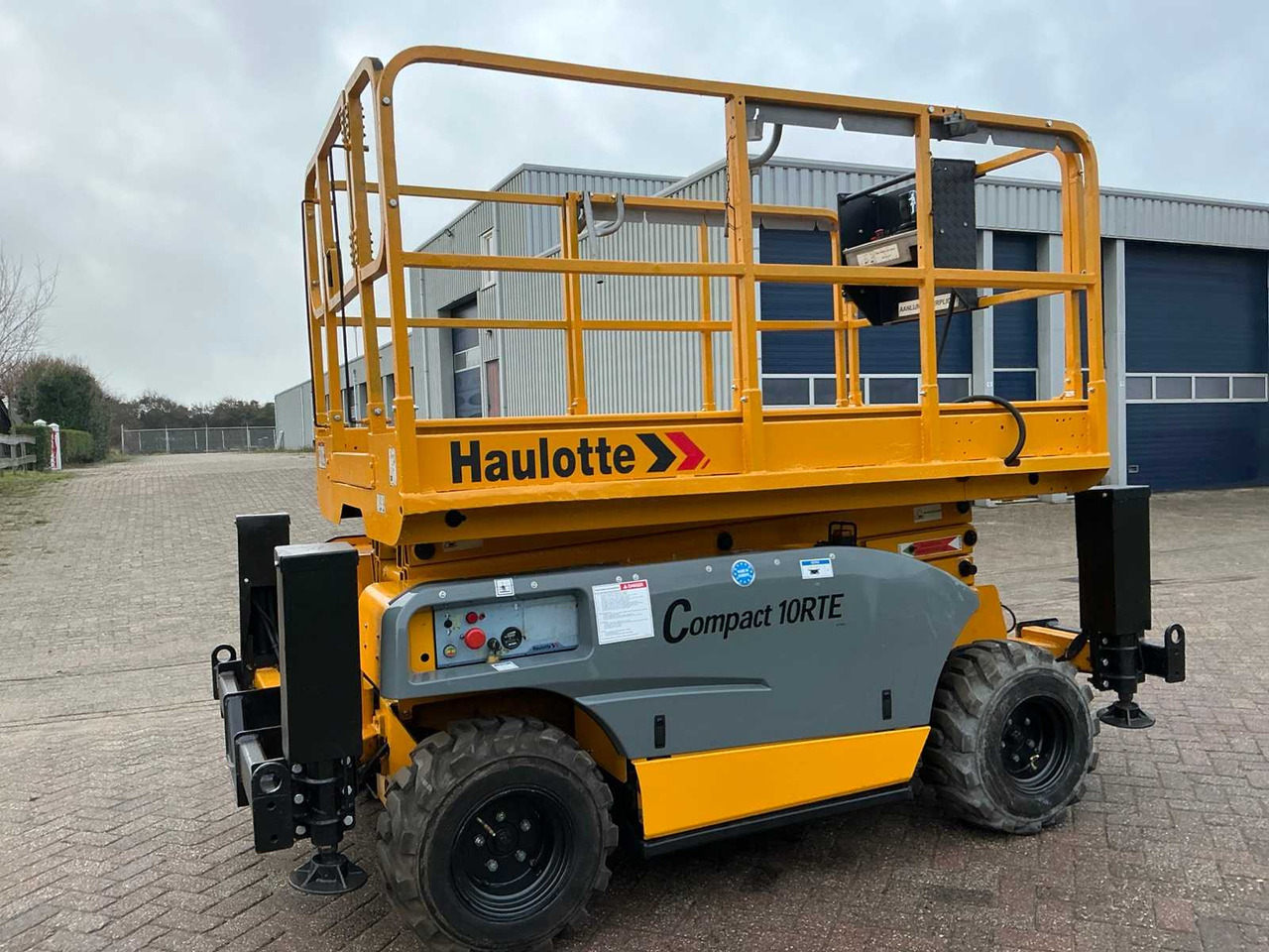 2017 HAULOTTE COMPACT C10RTE AERIAL WORK PLATFORM - Platformë ajrore: foto 5 2017 HAULOTTE COMPACT C10RTE AERIAL WORK PLATFORM - Platformë ajrore: foto 5