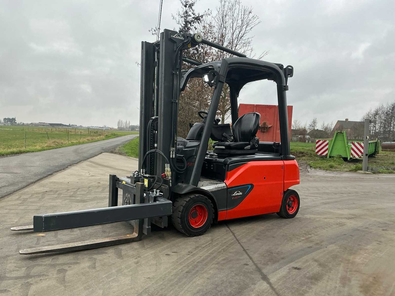 2017 LINDE E20PL-02 FORKLIFT - Pirun ngritës: foto 2 2017 LINDE E20PL-02 FORKLIFT - Pirun ngritës: foto 2
