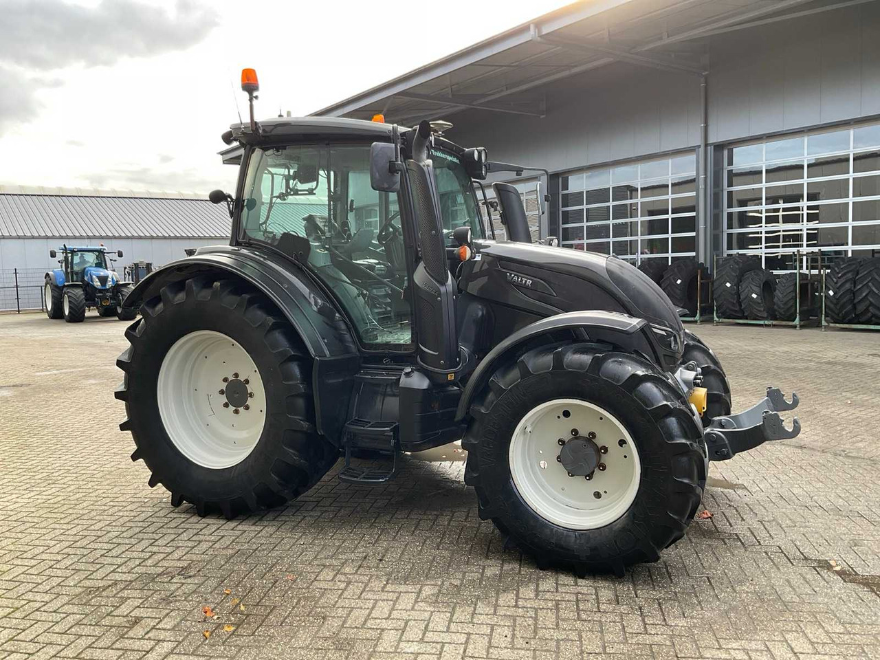 2017 VALTRA N174 DIRECT ALL-WHEEL DRIVE FARM TRACTOR - Traktor: foto 5 2017 VALTRA N174 DIRECT ALL-WHEEL DRIVE FARM TRACTOR - Traktor: foto 5